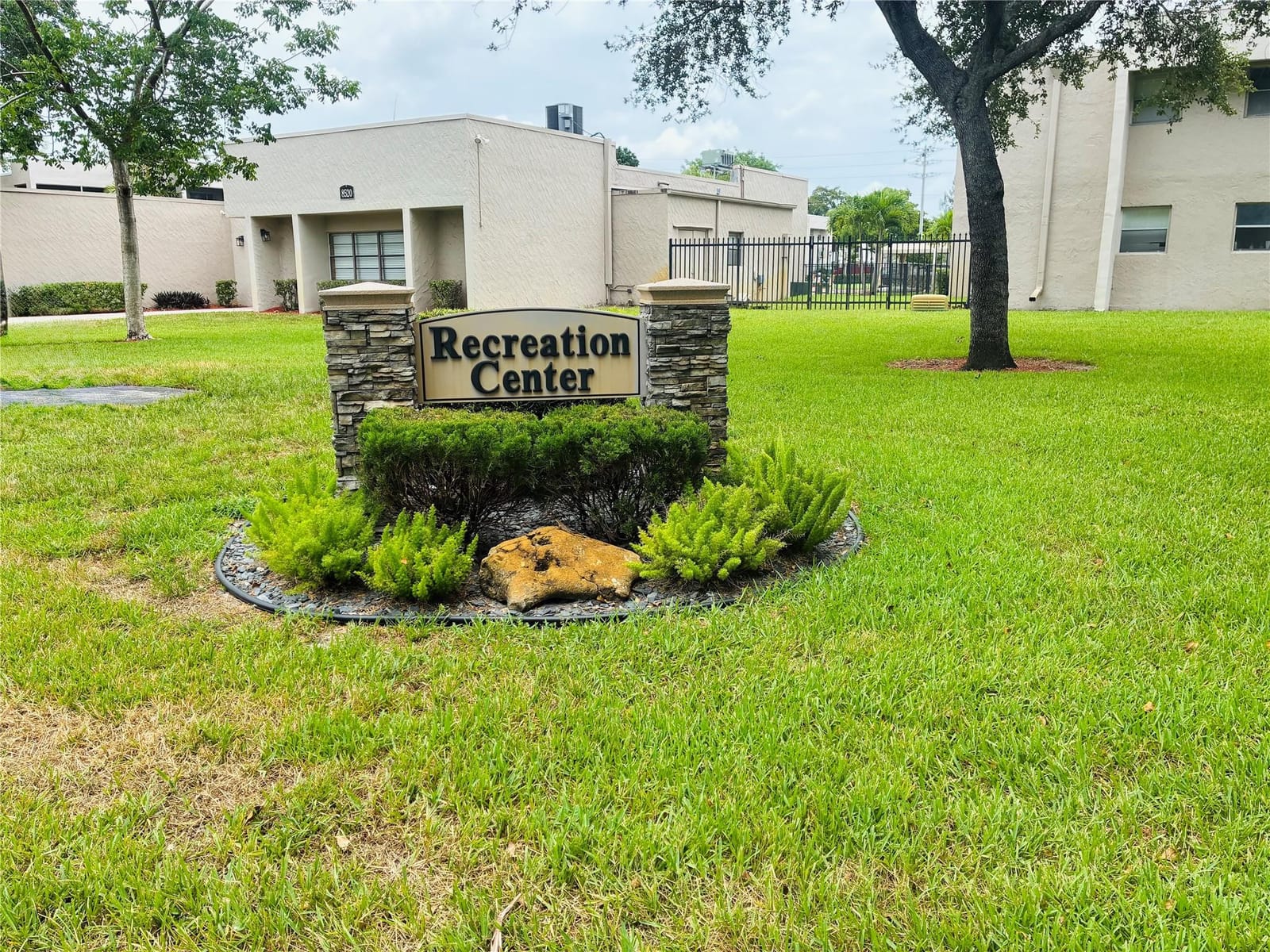 8523 Old Country Manor 524, Davie, FL 33328
