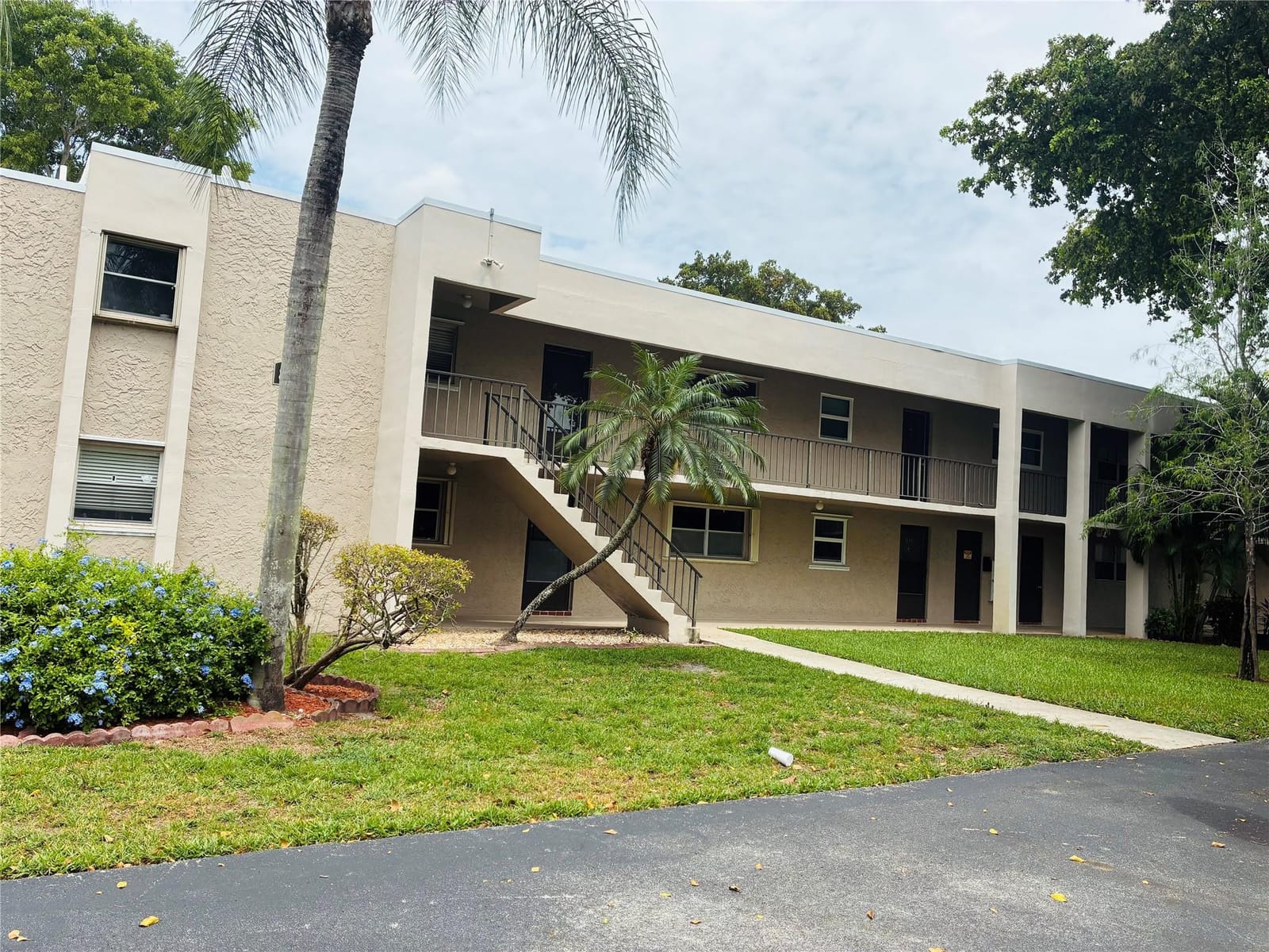 8523 Old Country Manor 524, Davie, FL 33328 photo 3