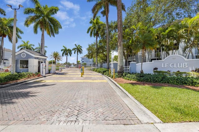 8520 SW 212th Street 106, Cutler Bay, FL 33189