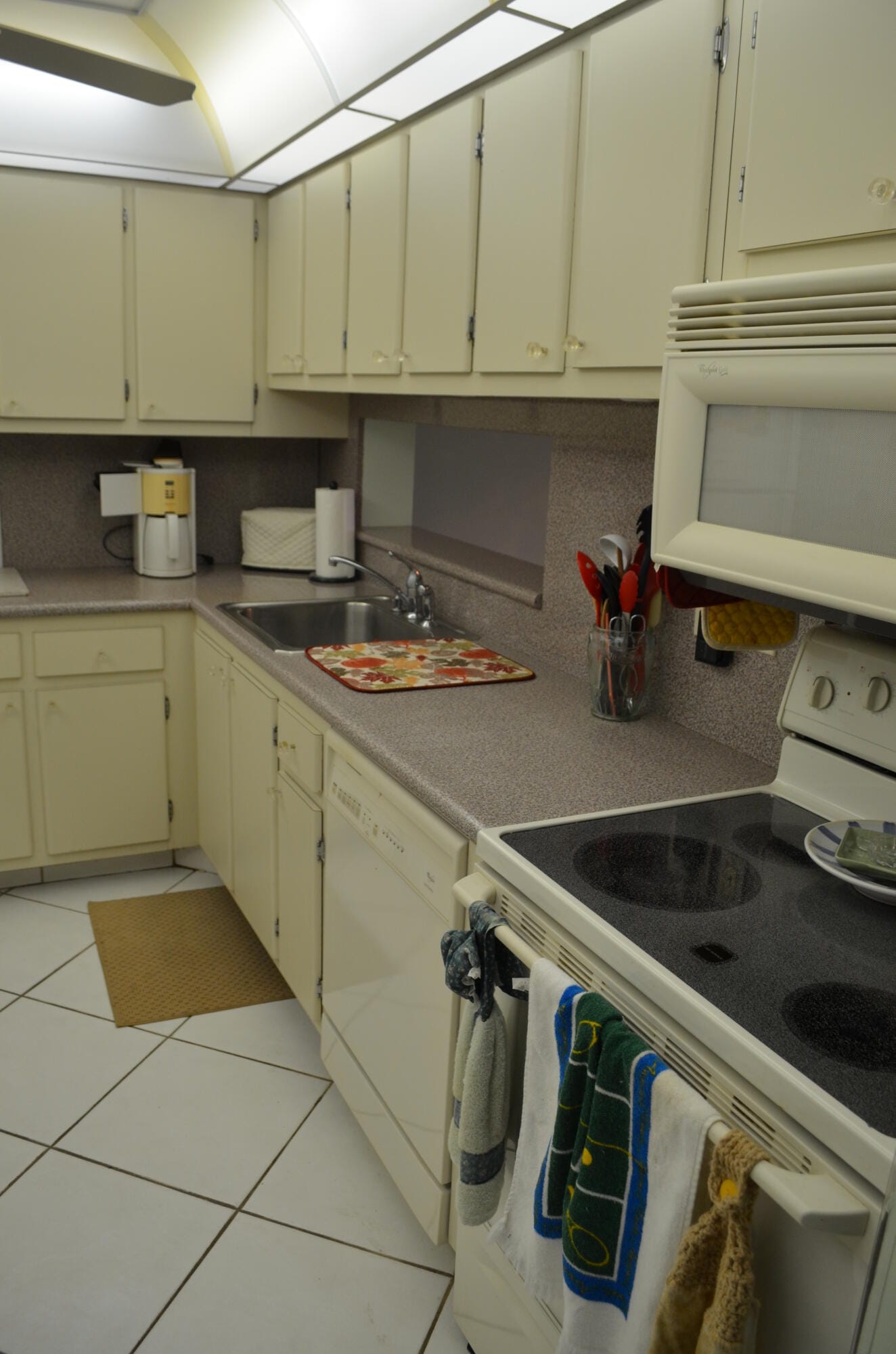 5190 Las Verdes Circle 224, Delray Beach, FL 33484 photo 8