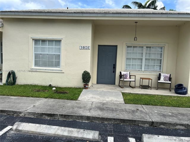 14654 SW 126th Place, sold in Villas OF Deerwood Replat, Miami, FL