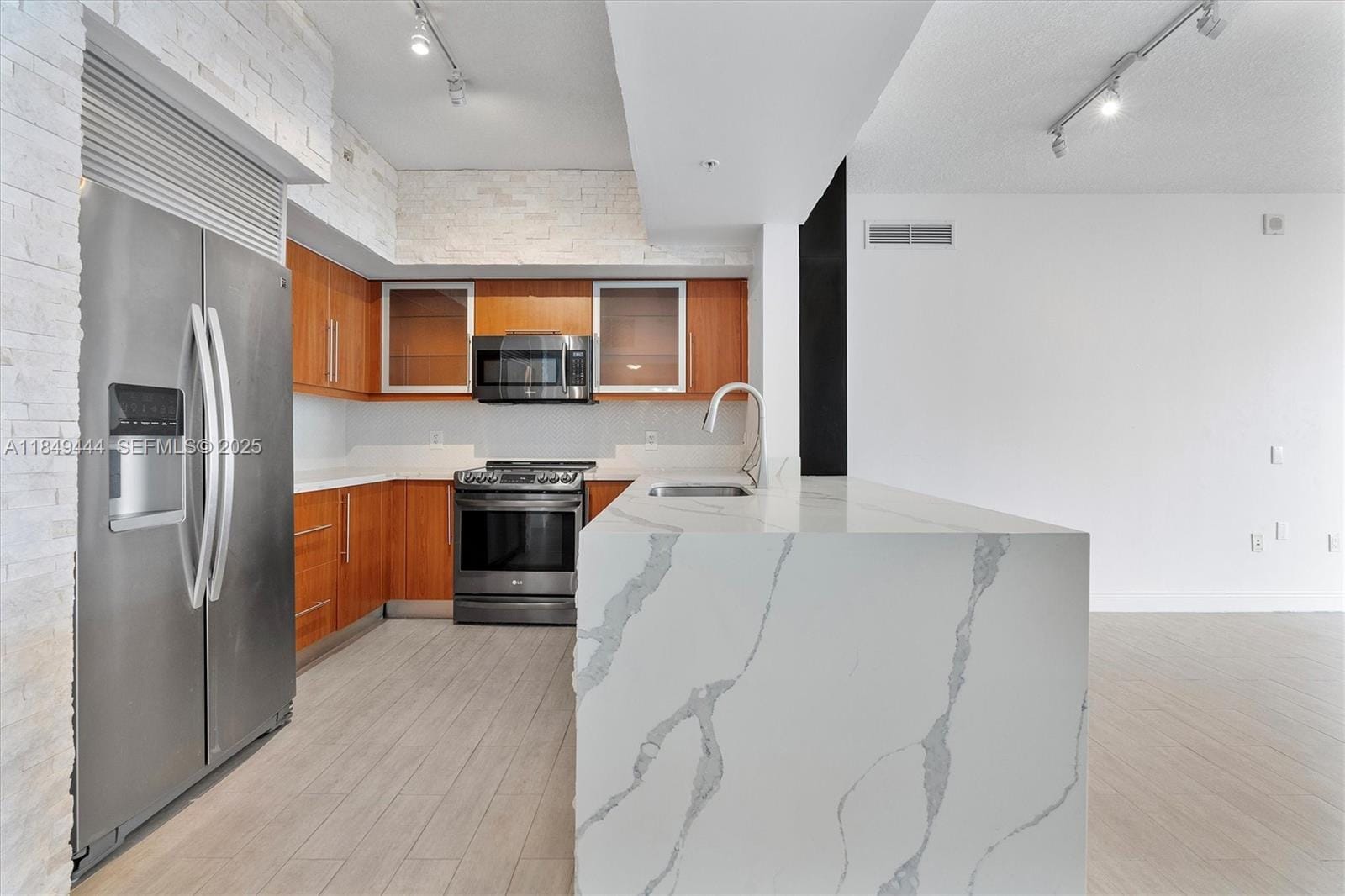 888 S Douglas Road 1415, Coral Gables, FL 33134 photo 8