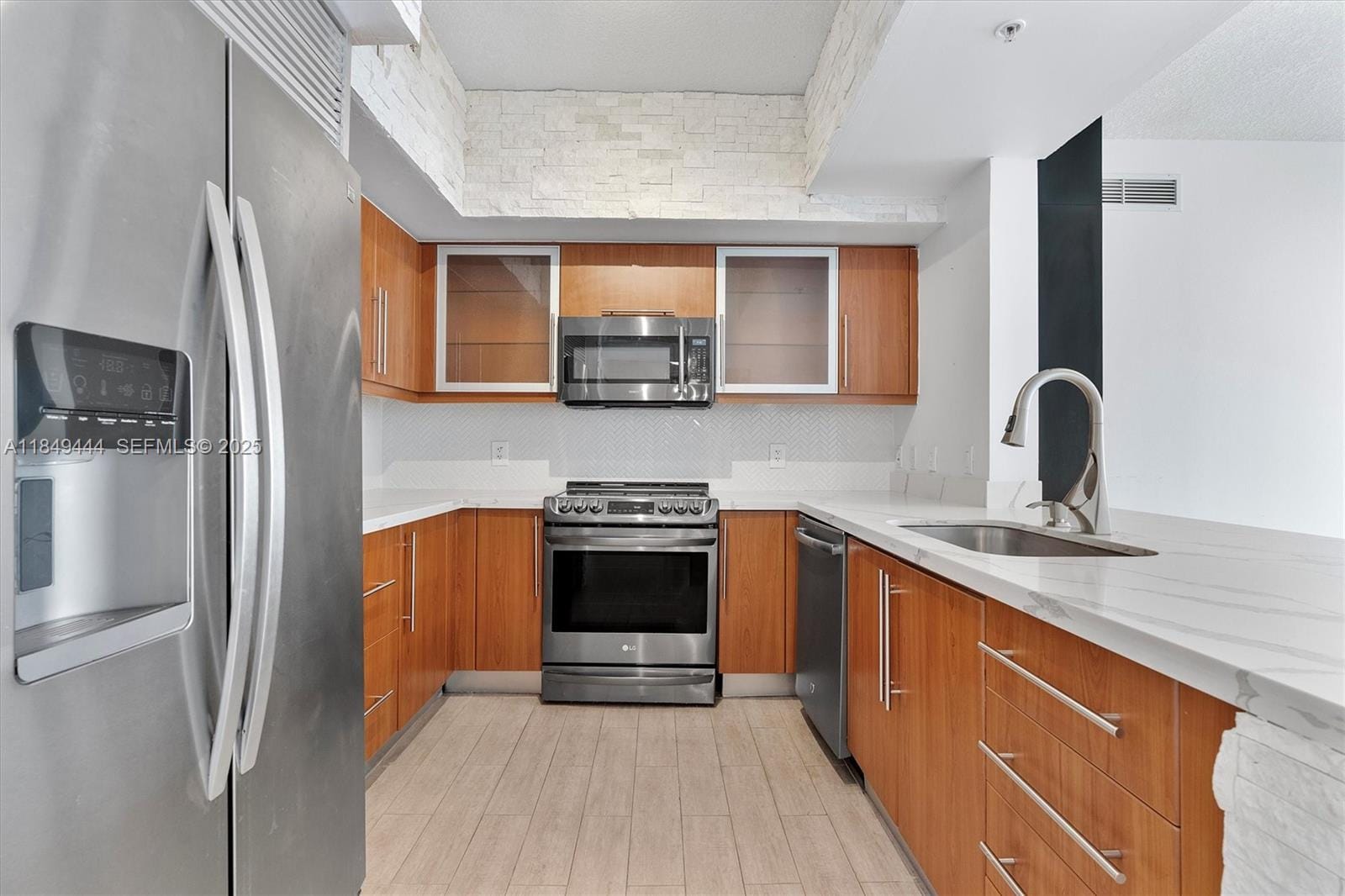 888 S Douglas Road 1415, Coral Gables, FL 33134 photo 10