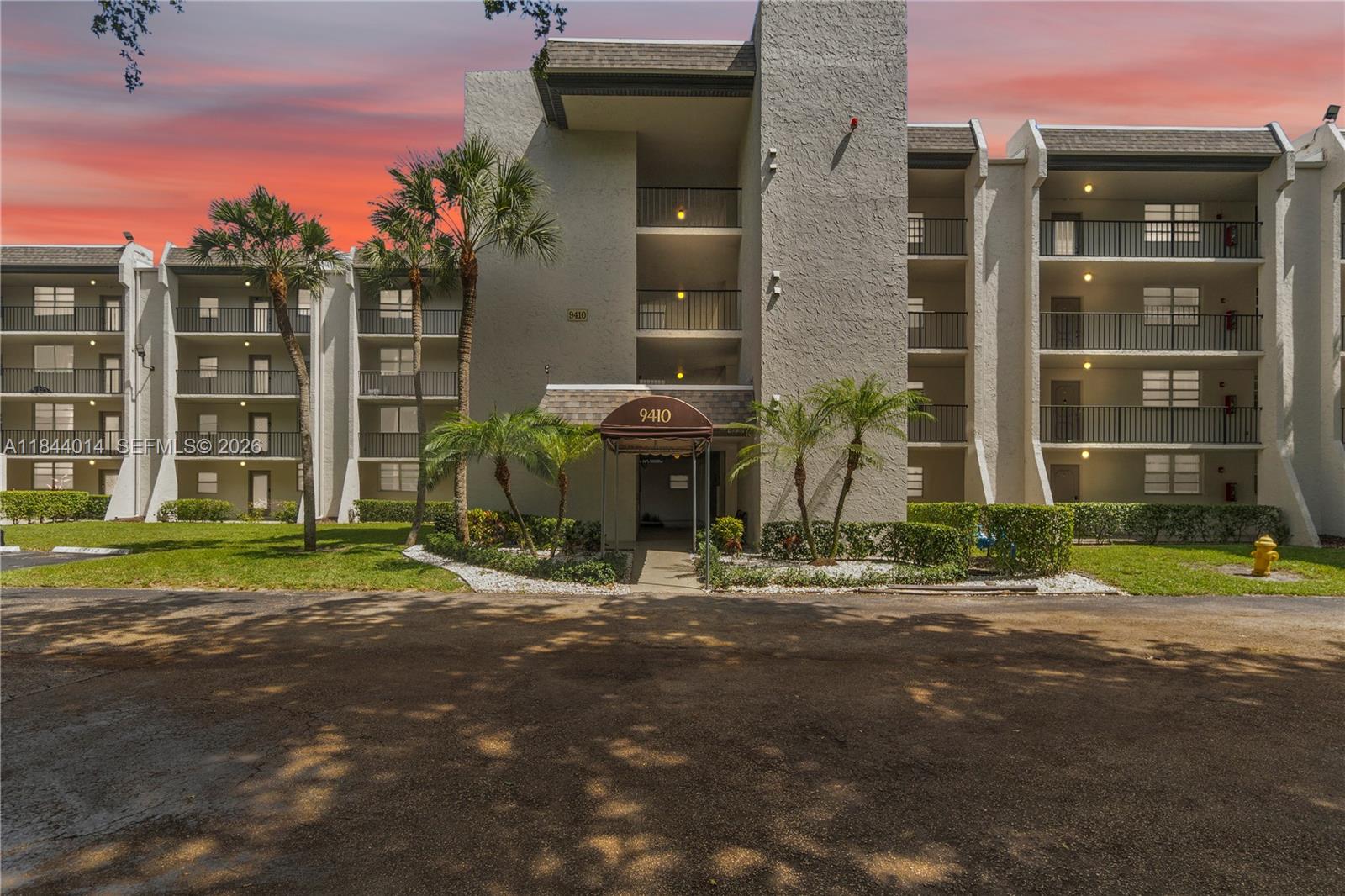 9410 Poinciana Place 206, Davie, FL 33324, Davie
