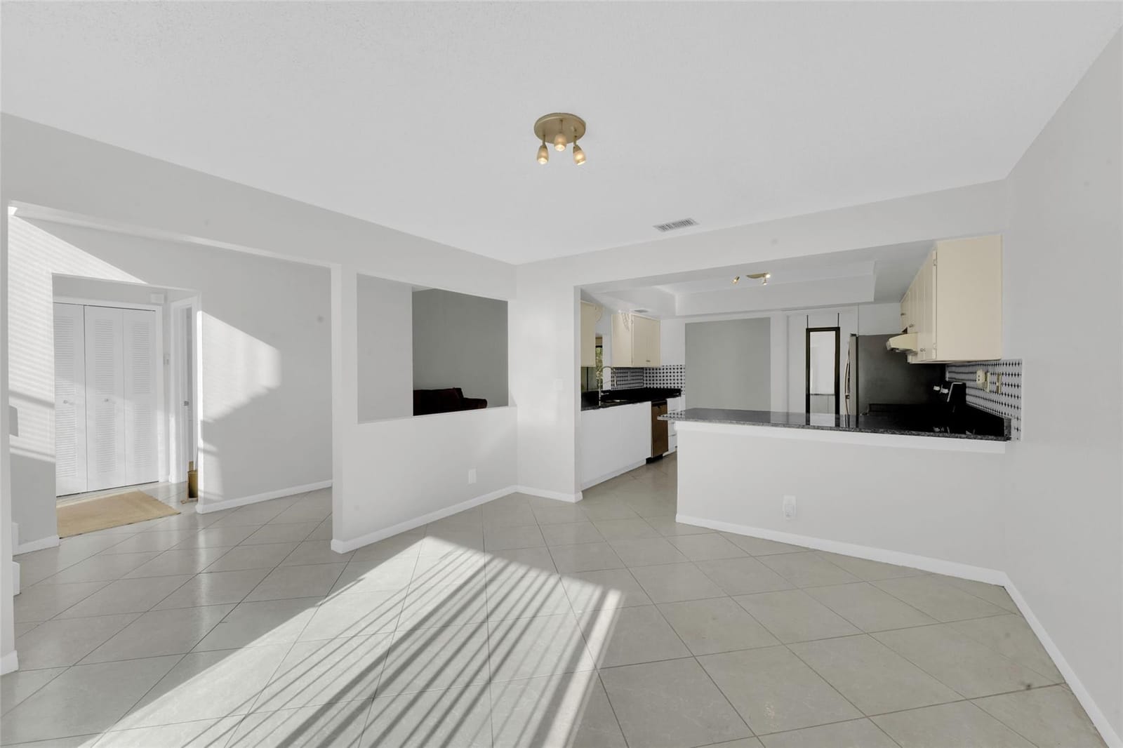 6194 Pine Tree Lane B, Tamarac, FL 33319 photo 11