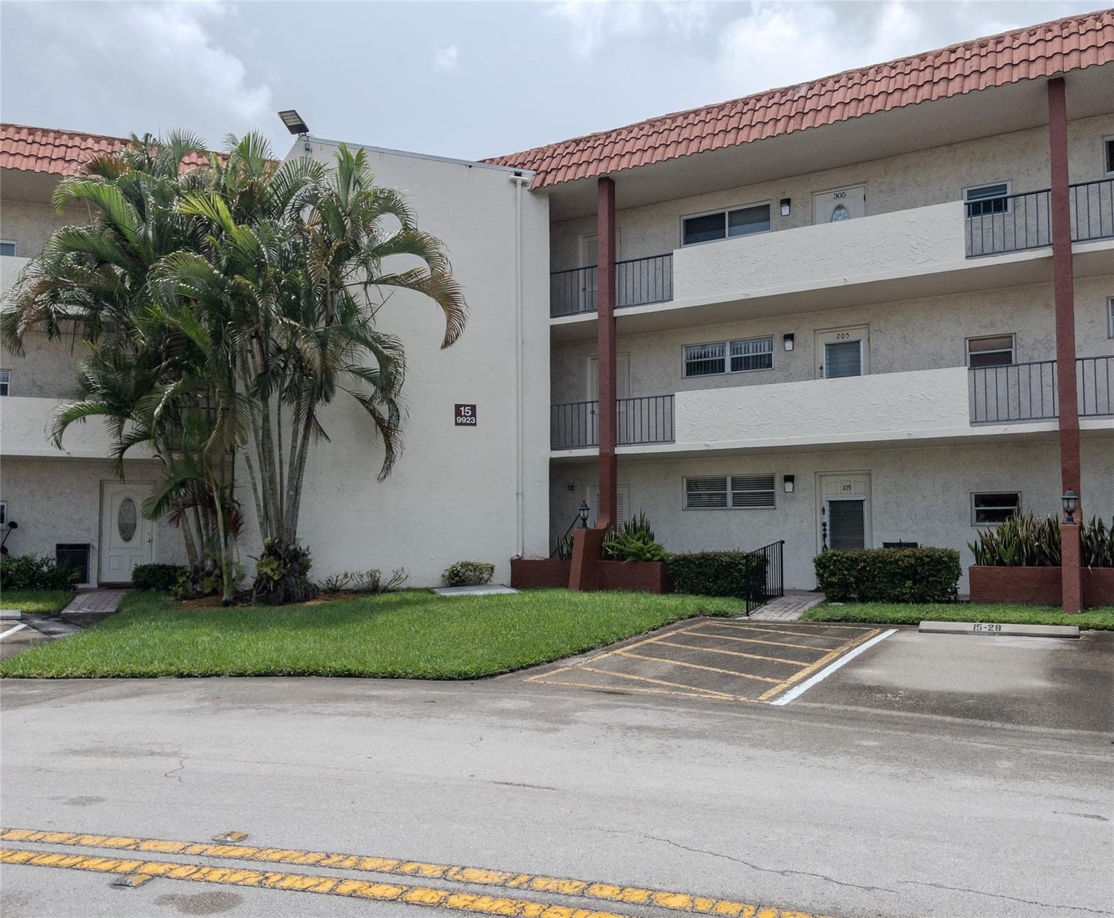 9923 S Hollybrook Lake Drive 105, Pembroke Pines, FL 33025 photo 29
