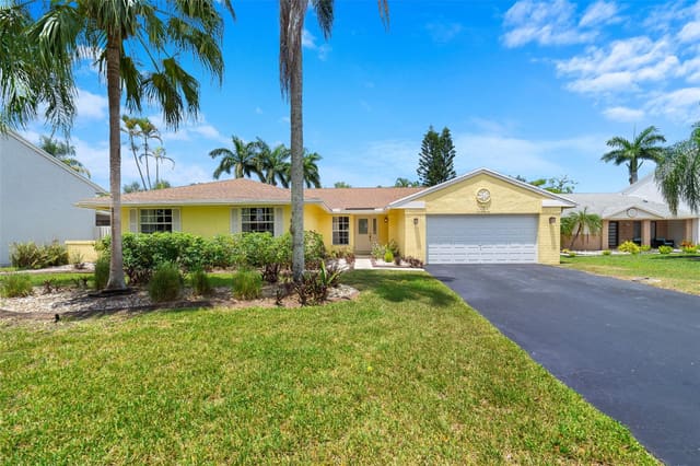 1211 White Stone Way, sold in Shenandoah Sec Four, Davie, FL