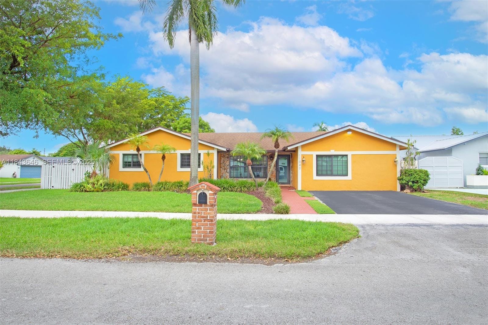 11040 SW 140th Avenue, Miami, FL 33186