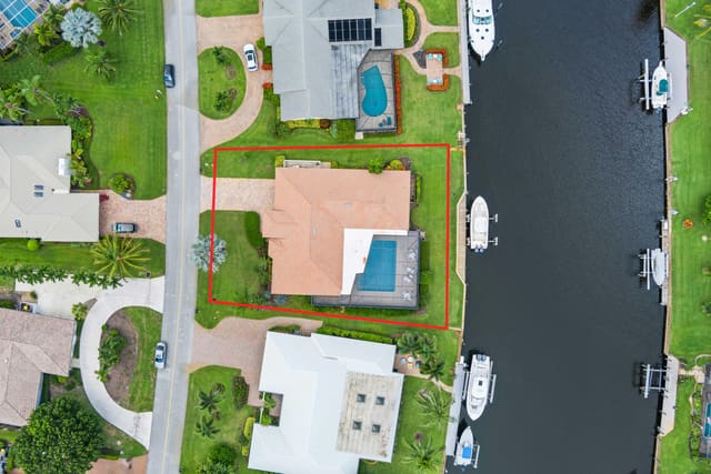 3422 SE Fairway W, sold in Yacht & Country Club Of Stuart, Stuart, FL