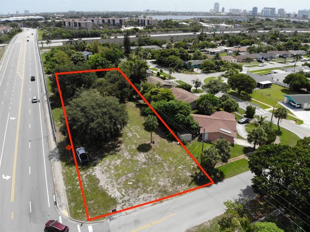 204 S Chillingworth Drive, sold in Palm Beach Lakes South, West Palm Beach, FL