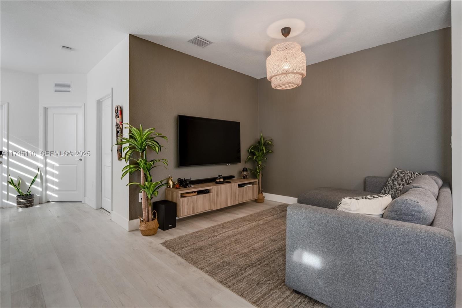 370 NE 214th Street 370, Miami, FL 33179