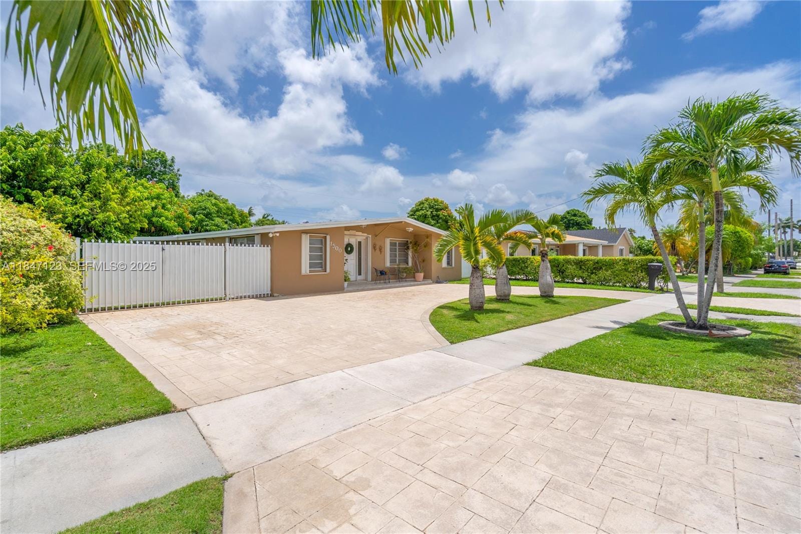 11500 SW 43rd Terrace, Miami, FL 33165 photo 2
