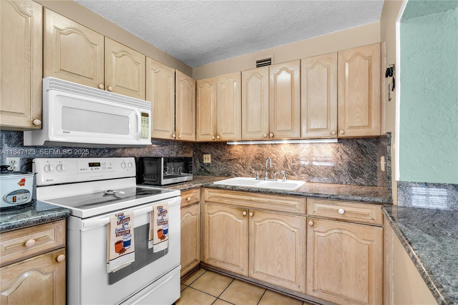 11500 SW 43rd Terrace, Miami, FL 33165 photo 7