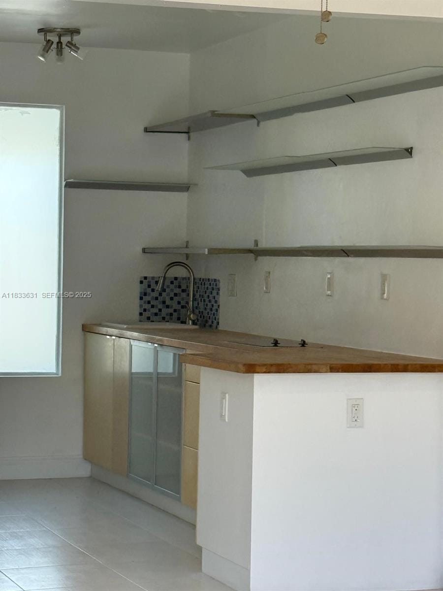 1050 Pennsylvania 24, Miami Beach, FL 33139 photo 11