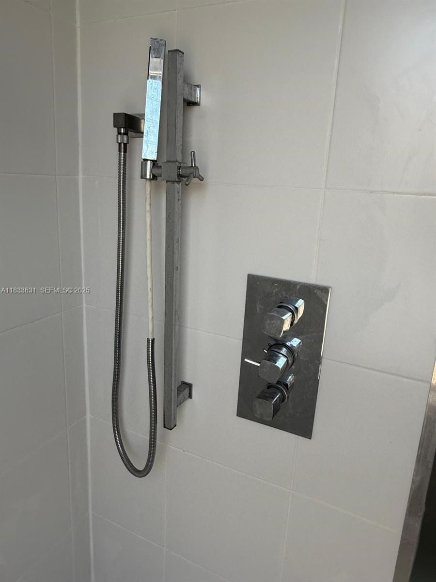1050 Pennsylvania 24, Miami Beach, FL 33139 photo 21