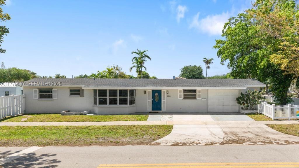 820 W Chaminade Drive, Hollywood, FL 33021