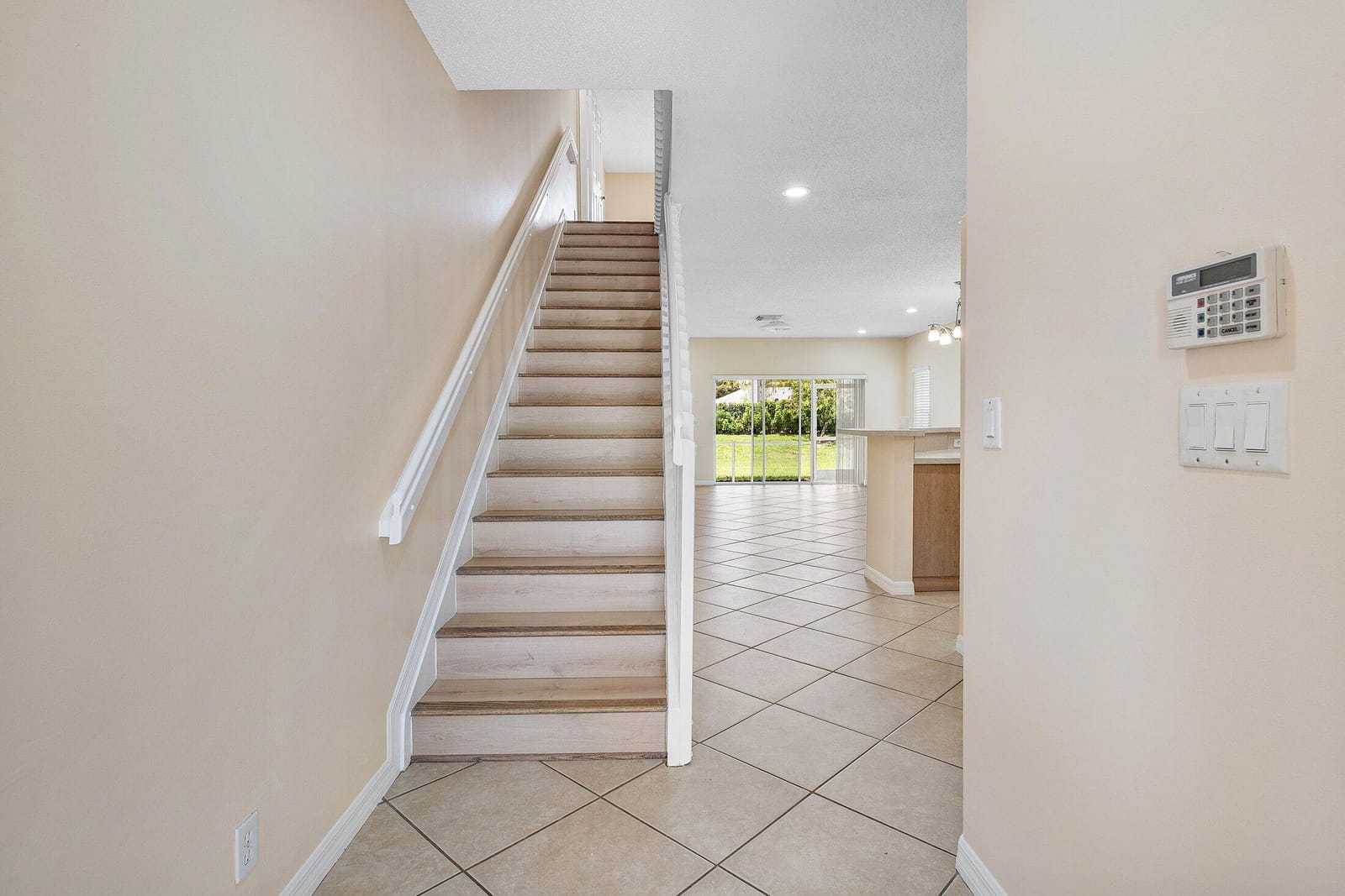 1559 Westchester Avenue — photo 8