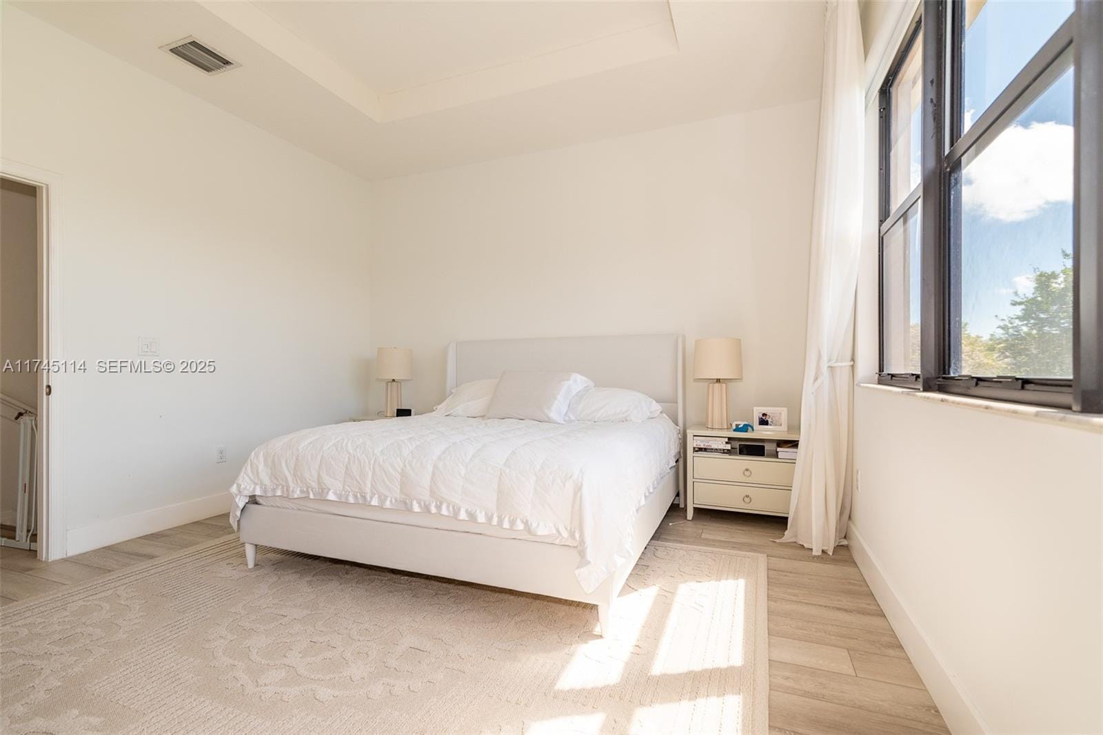 686 NE 191st Terrace, Miami, FL 33179 photo 15
