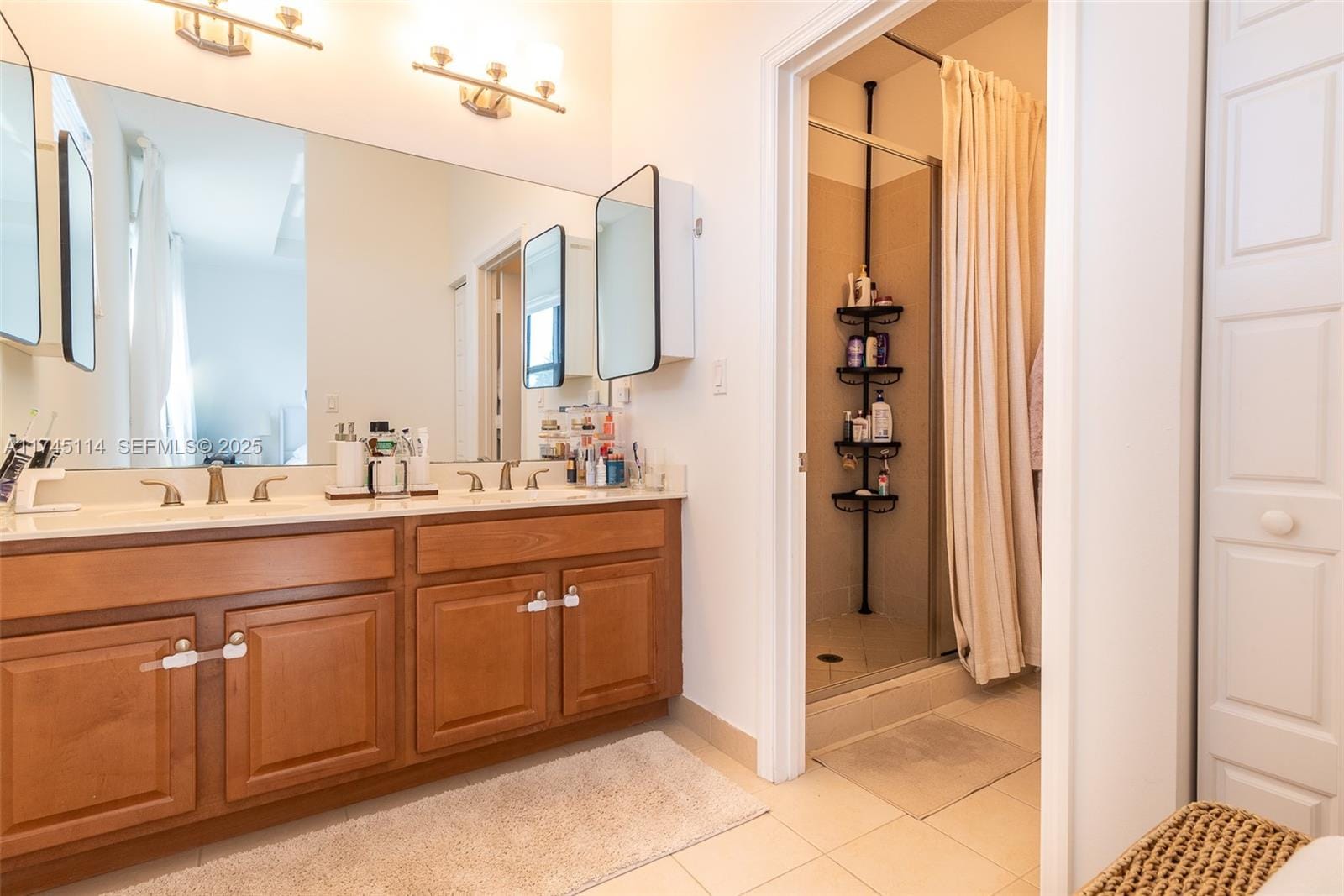 686 NE 191st Terrace, Miami, FL 33179 photo 16