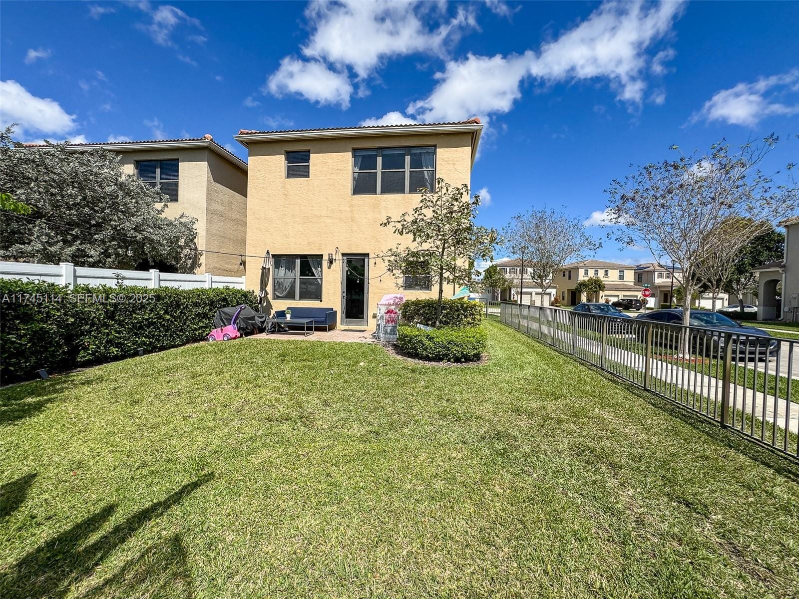 686 NE 191st Terrace, Miami, FL 33179 photo 25