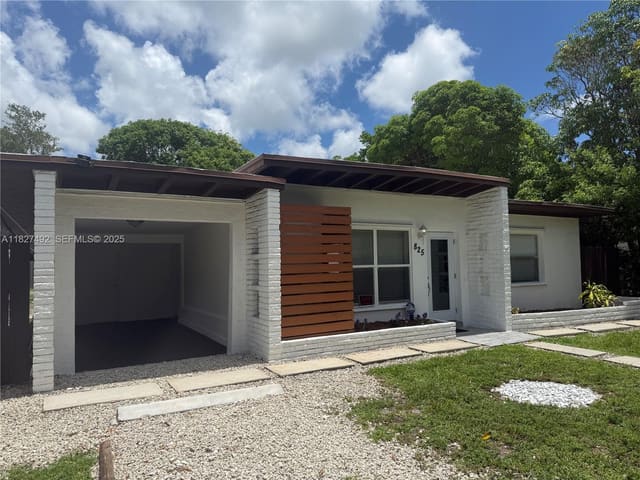 825 NW 127th Street, North Miami, FL 33168