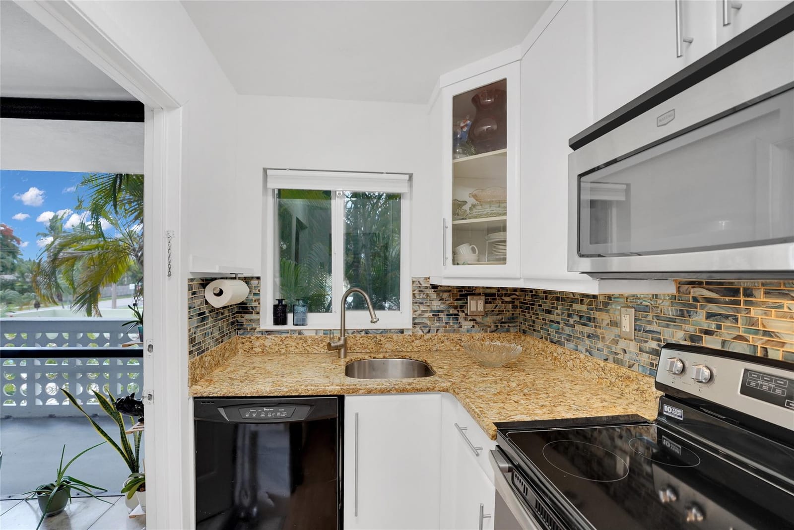 1425 Arthur Street 214B, Hollywood, FL 33020 photo 5