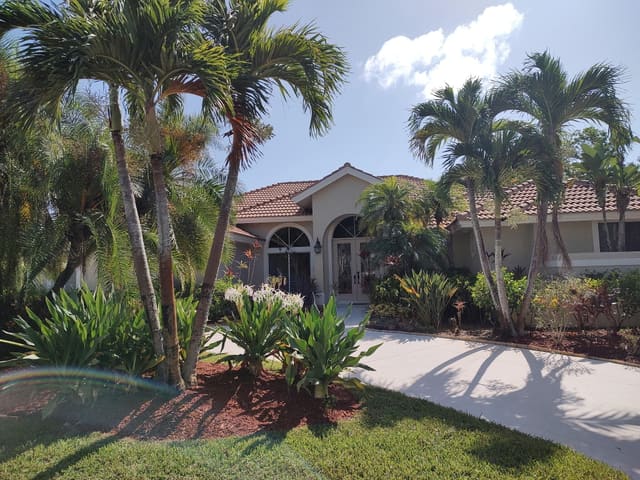 5148 SE Lost Lake Way, sold in Lost Lake, Hobe Sound, FL