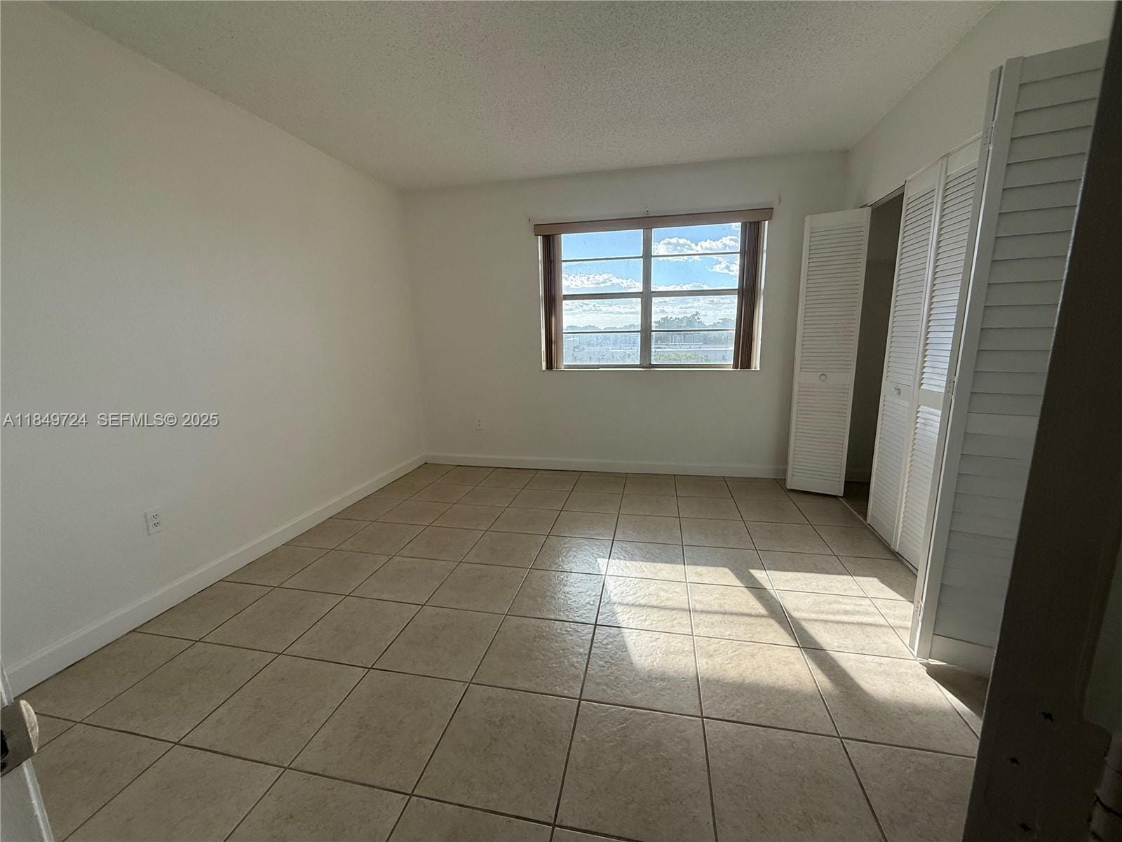 10900 SW 104th Street 323 — photo 8