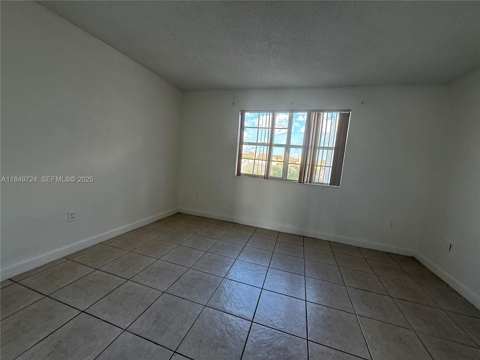 10900 SW 104th Street 323 — photo 10