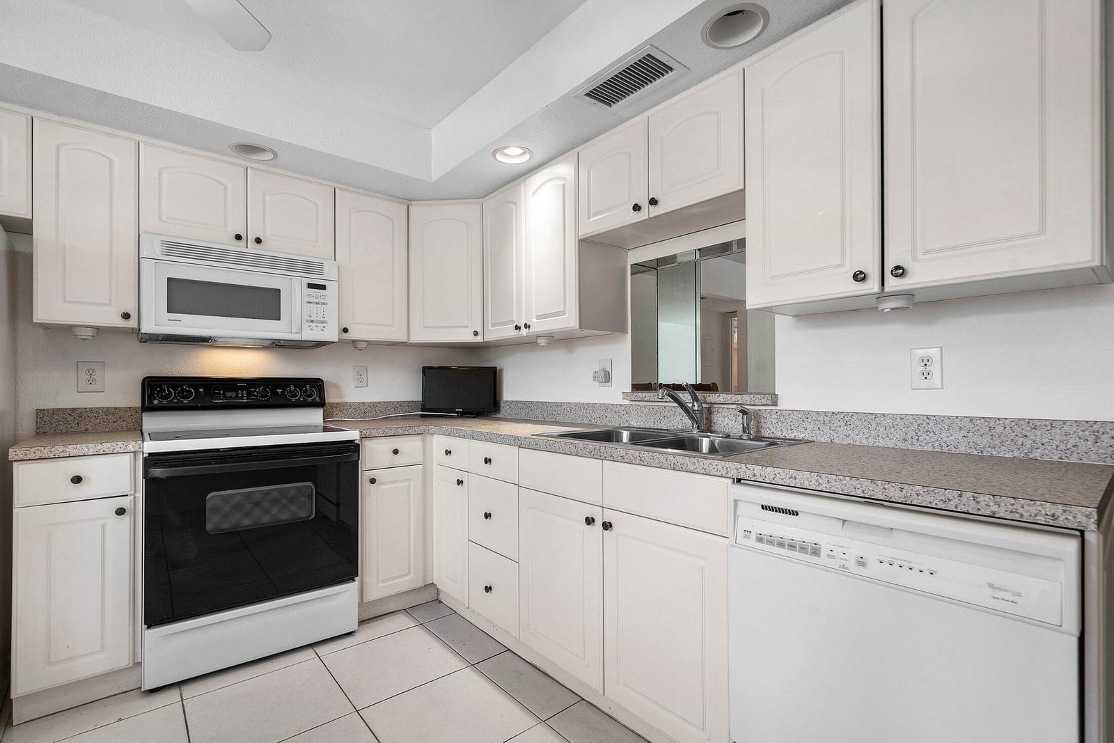 3005 Portofino Isle C2 — photo 3