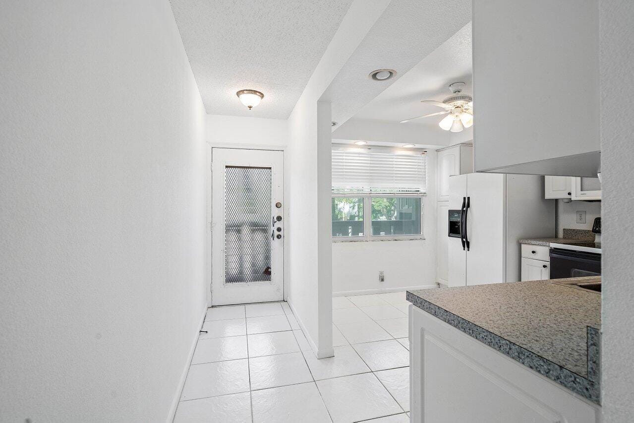 3005 Portofino Isle C2 — photo 5