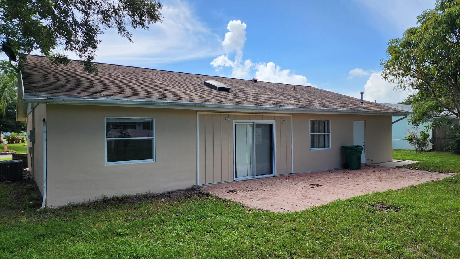 342 NE Surrey Street, Port St. Lucie, FL 34983 photo 2