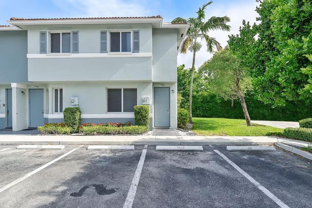 1955 Hibiscus Lane, Riviera Beach, FL 33404