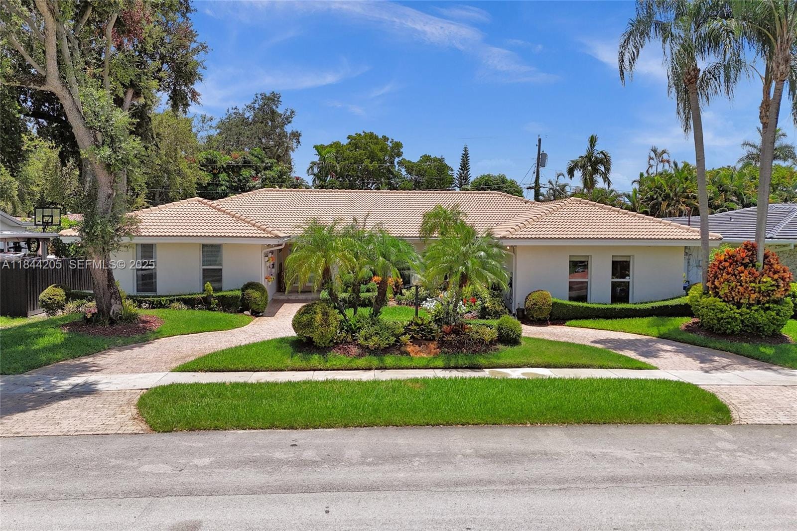 2210 NE 204th Street, Miami, FL 33180