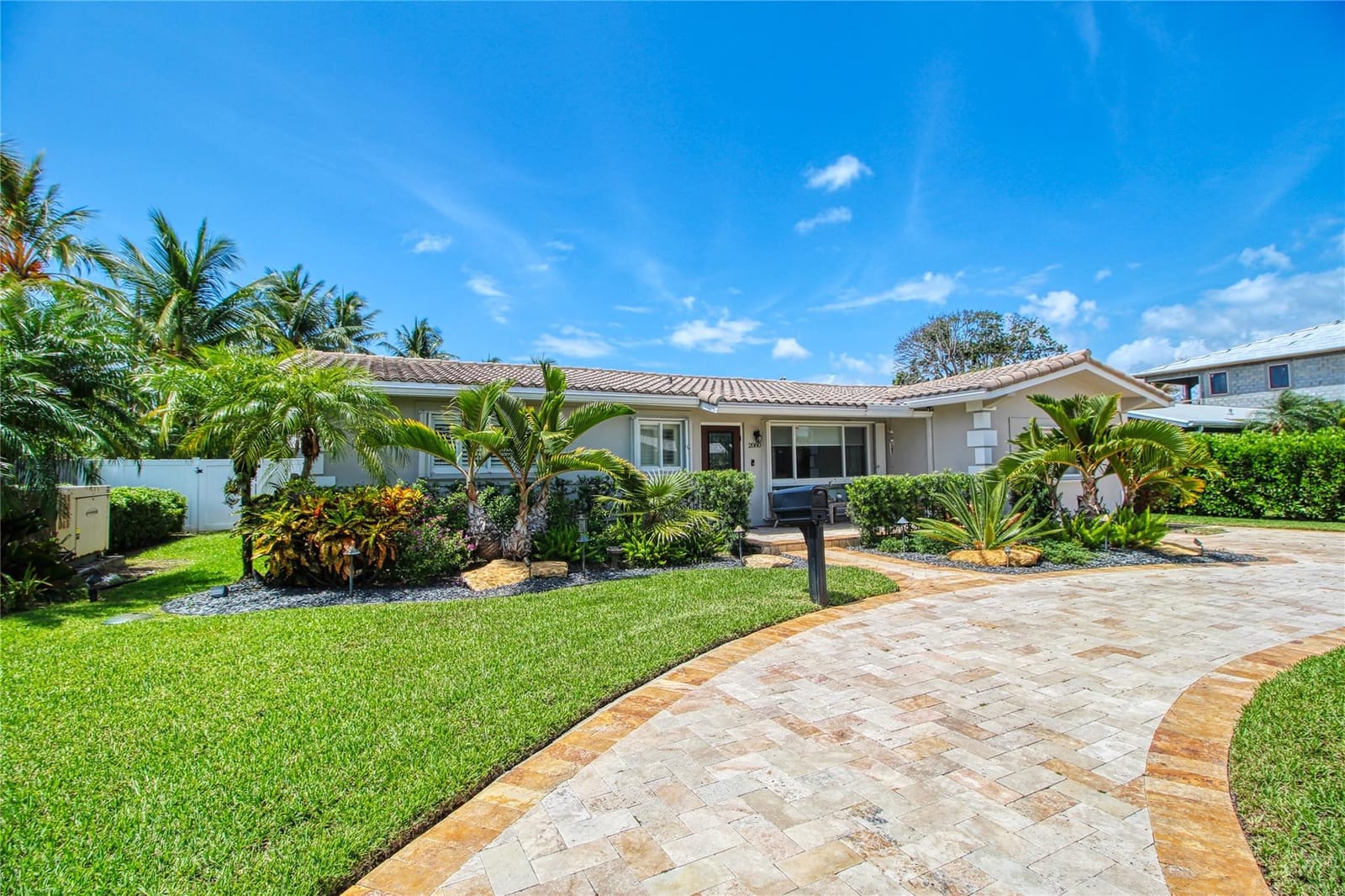 2080 NE 26th Street, Lighthouse Point, FL 33064