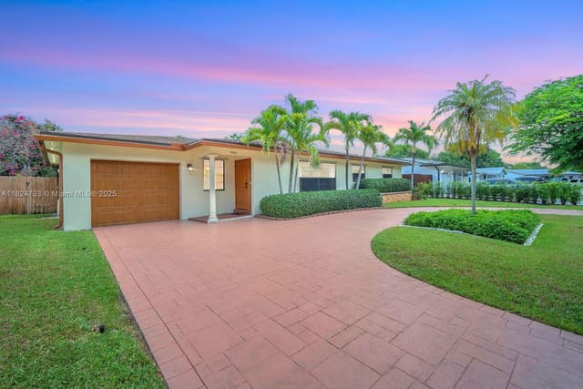 10421 SW 50th Place, sold in Guardian Estates, Cooper City, FL