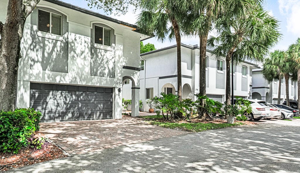 2704 Treasure Cove Circle — photo 2