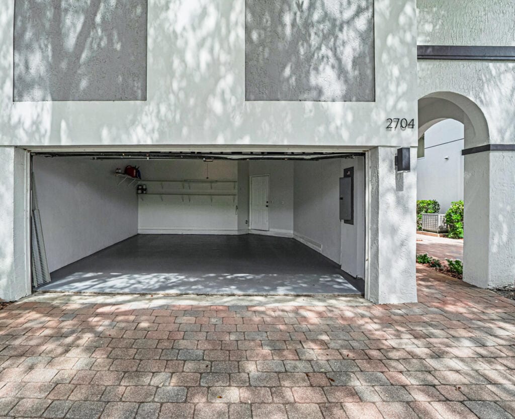 2704 Treasure Cove Circle — photo 4