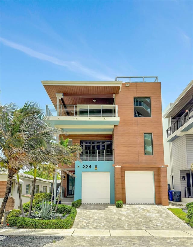 324 Balboa Street, sold in Hollywood Central Beach, Hollywood, FL