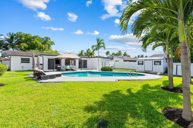 5411 Taylor Street, Hollywood, FL 33021
