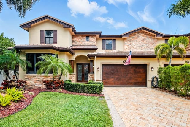 2743 NE 20th Court, Fort Lauderdale, FL 33305