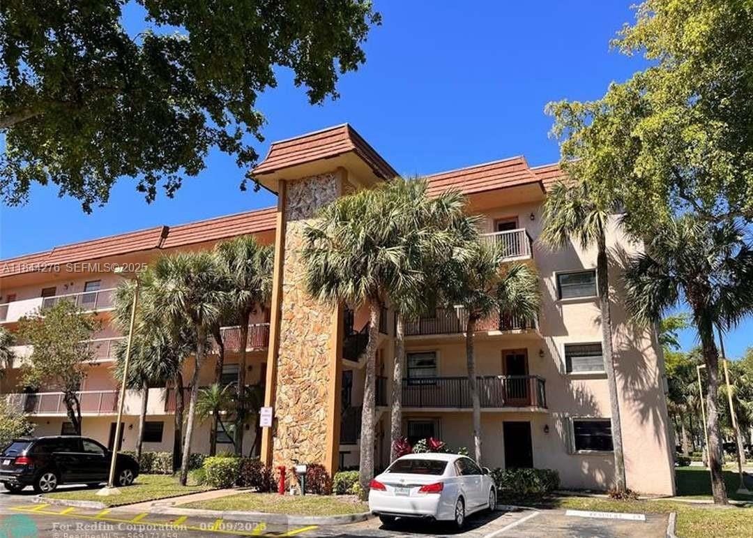 4940 E Sabal Palm Boulevard 205, Tamarac, FL 33319