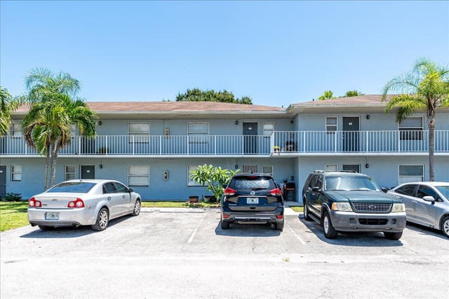 605 Ixoria 6a Avenue 6, Fort Pierce, FL 34982