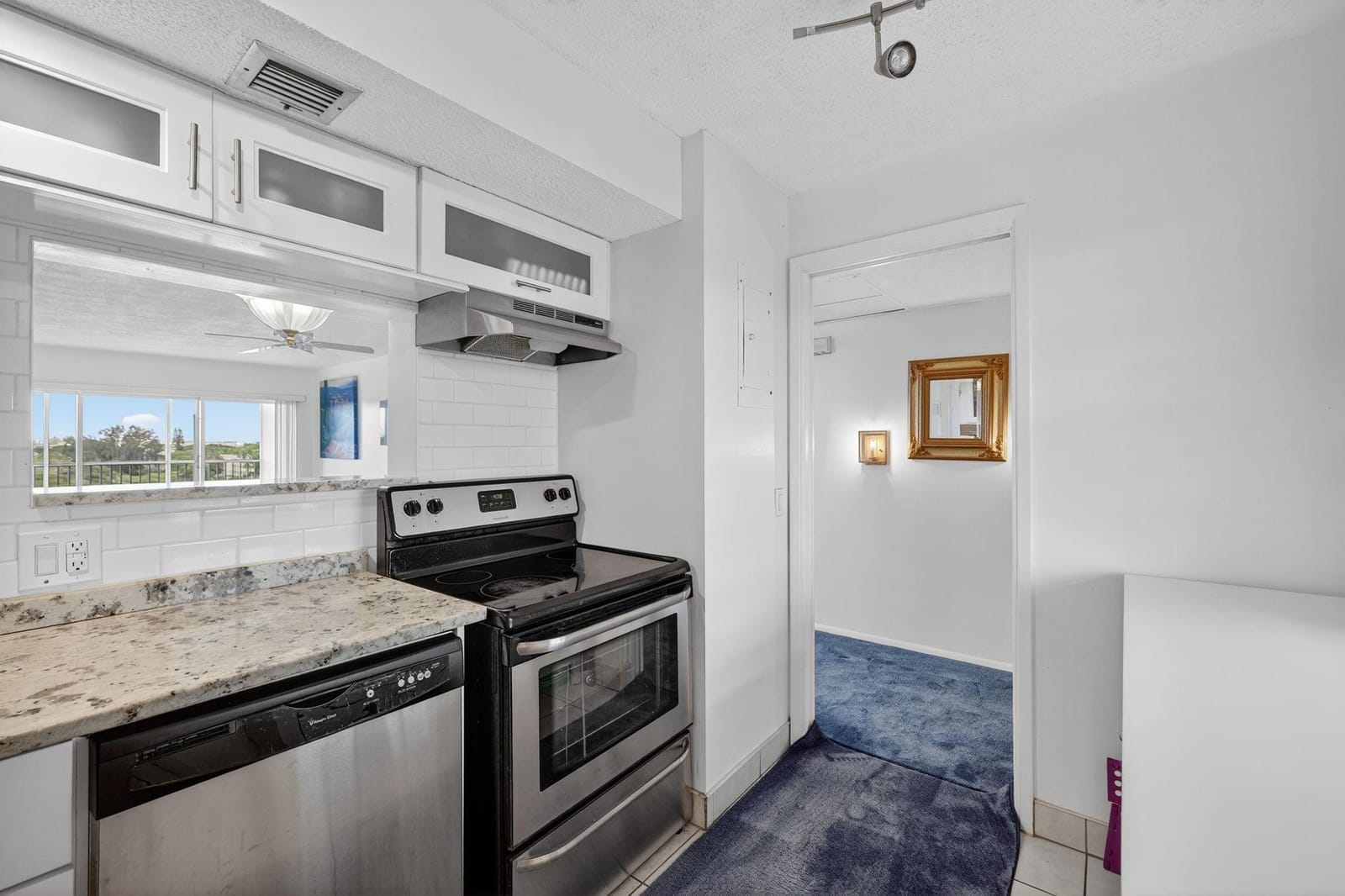 3300 N Palm Aire Drive 706 — photo 12