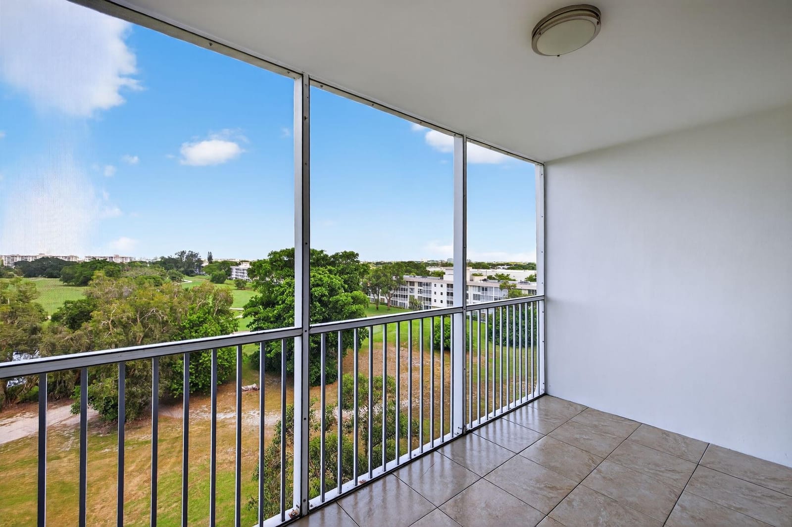 3300 N Palm Aire Drive 706 — photo 9