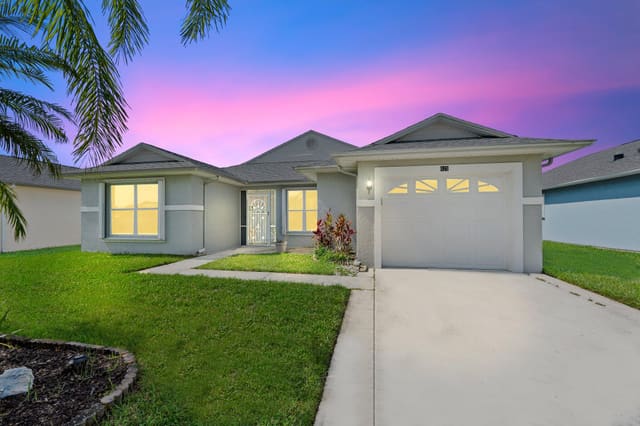 425 Banana Lane, Fort Pierce, FL 34982