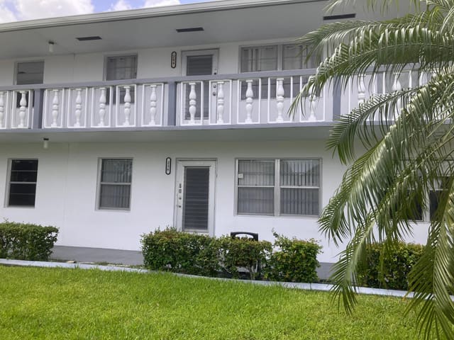 236 Chatham L, sold in Chatham Condos, West Palm Beach, FL