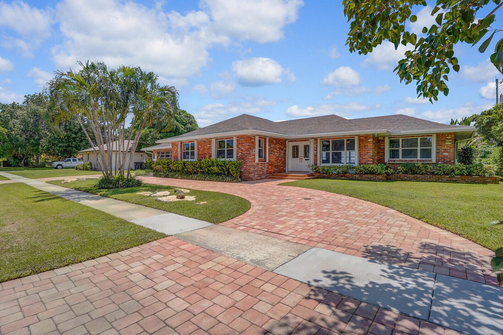 1616 39th Street, West Palm Beach, FL 33407 photo 2