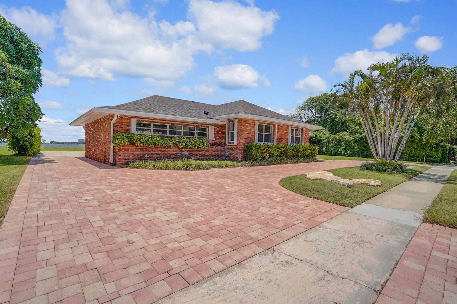 1616 39th Street, West Palm Beach, FL 33407 photo 3
