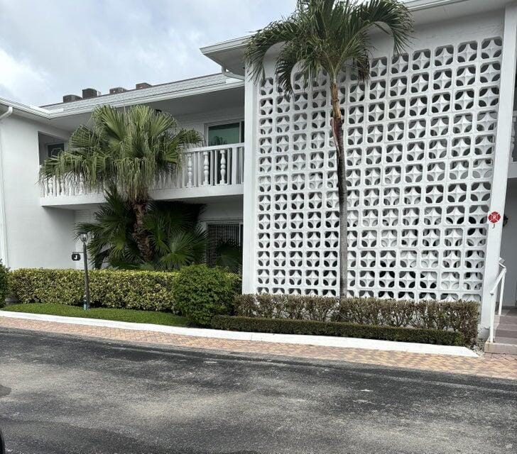 4201 S South Ocean Boulevard J-2, South Palm Beach, FL 33480